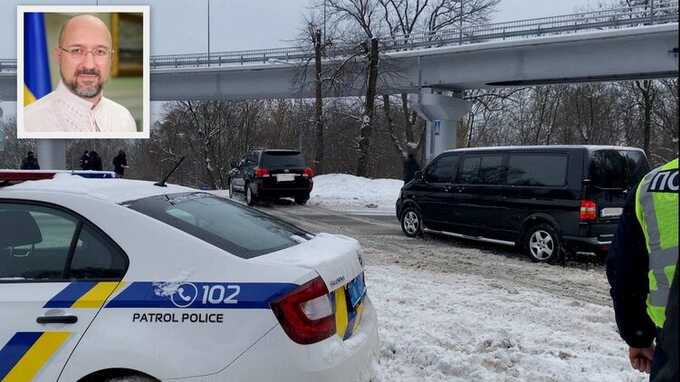 Джип вместо Mercedes. Из-за снежных заносов Денис Шмыгаль пересел на внедорожник