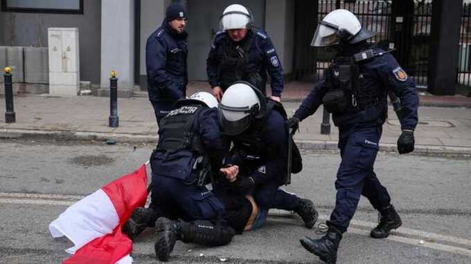 В Варшаве произошли столкновения между протестующими фермерами и сотрудниками полиции