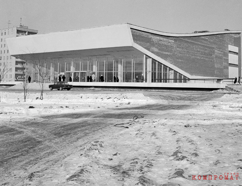 СССР. Москва. 15 февраля 1971 г. Кинотеатр «Витязь» на улице Миклухо-Маклая